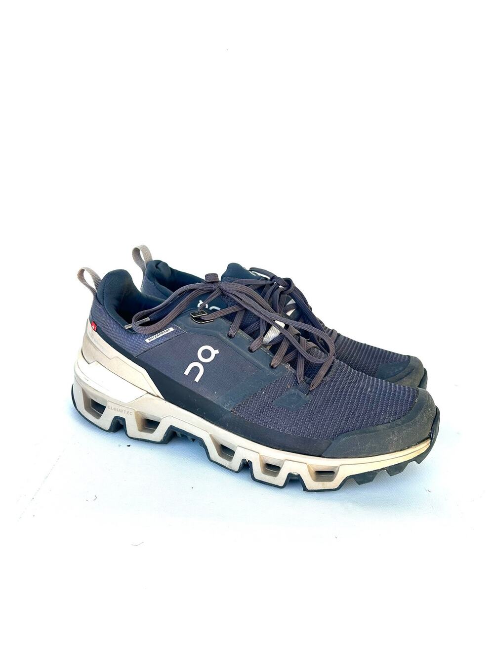 On Cloud Running Shoes Cloudwander Waterproof Sneakers Women’s 10 Blue